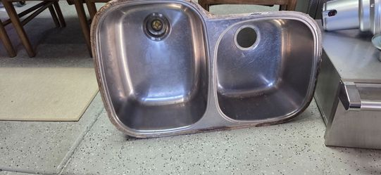 Heavy gauge stainless double sinks