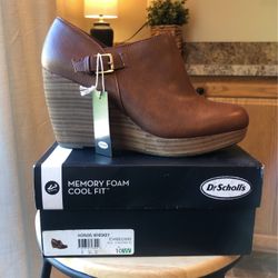Dr Scholl’s woman size 10w (never worn)