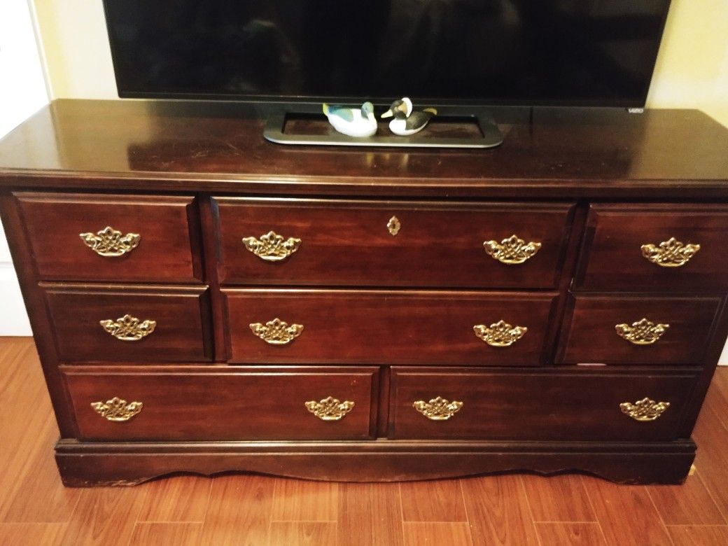 Solid dresser with mirror