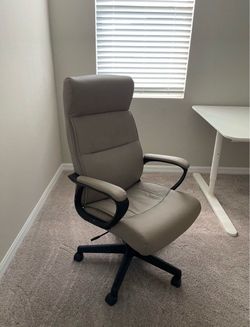 Staples Ergonomic Faux Leather Chair