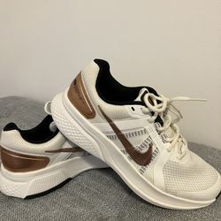 Women’s Brand New Nike run Swift 2