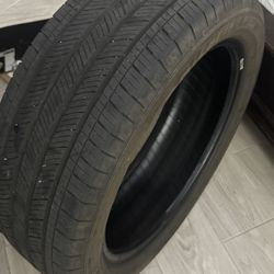 Michelin Tire 235/50R20 – Excellent Condition