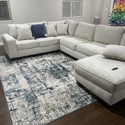 Large Sectional With Chaise