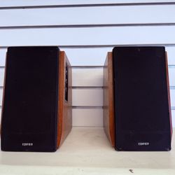 Edifier Bookkshelf Bluetooth Speakers, model: RT1700BT