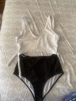 New never worn bathing suit XL