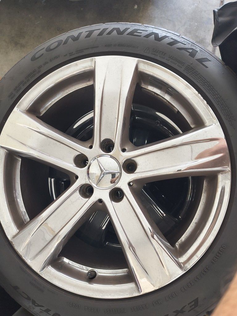 Mercedes Wheel 