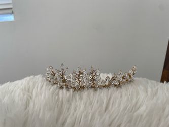 Tiara crown