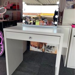 Brand New in sealed box vanity set 