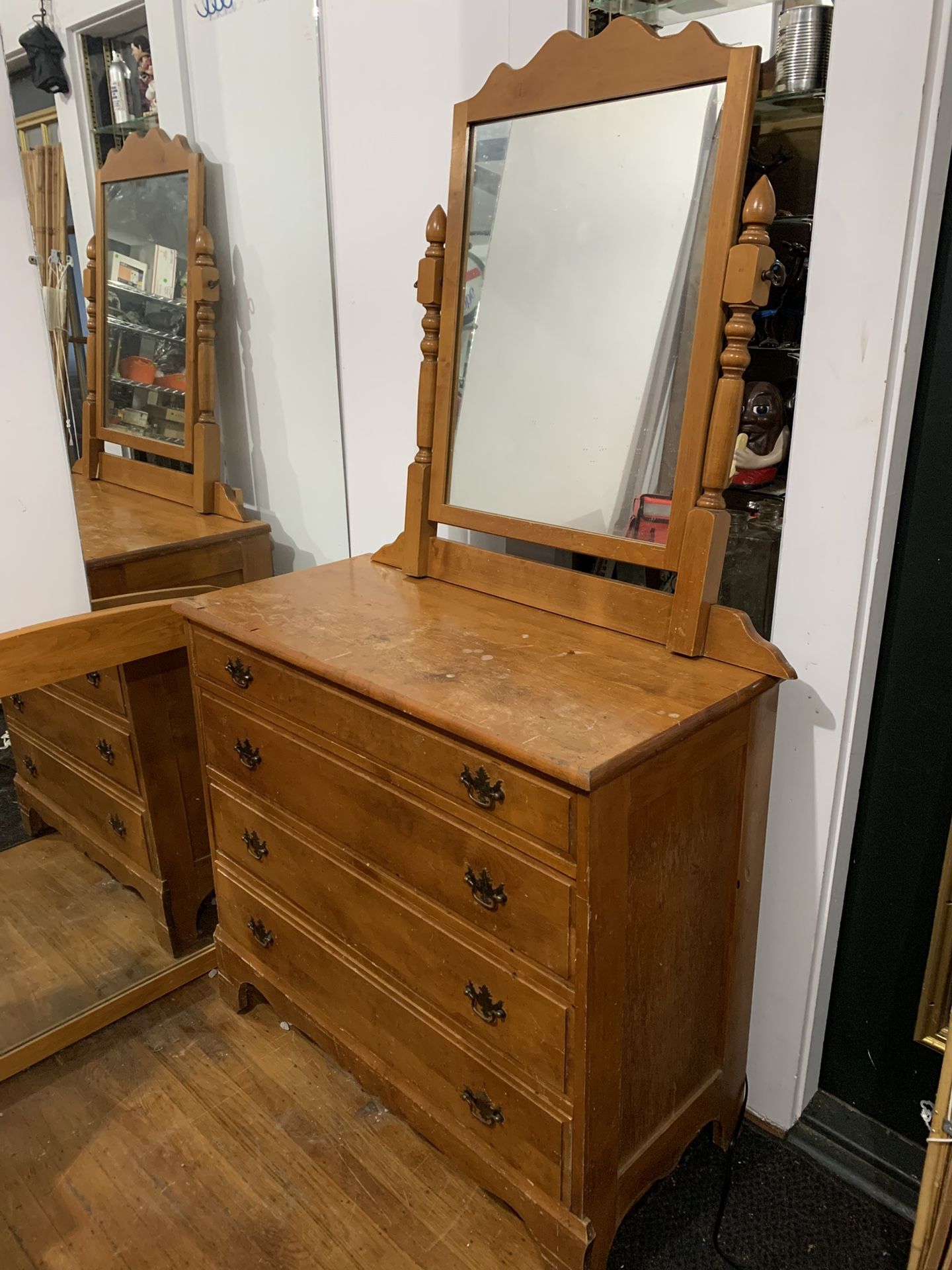 Dresser With Mirror 