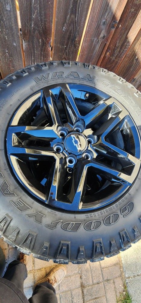 2021 Chevy Trailboss 18" Wheels