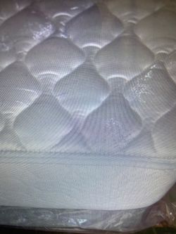 Sealy Posturepedic King Mattress Set