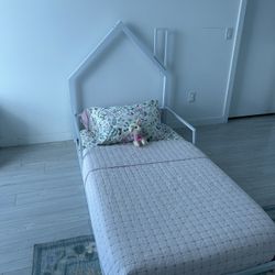 Selling Beautiful Kids Floor Bed 