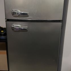 Compact Frigidaire Fridge 
