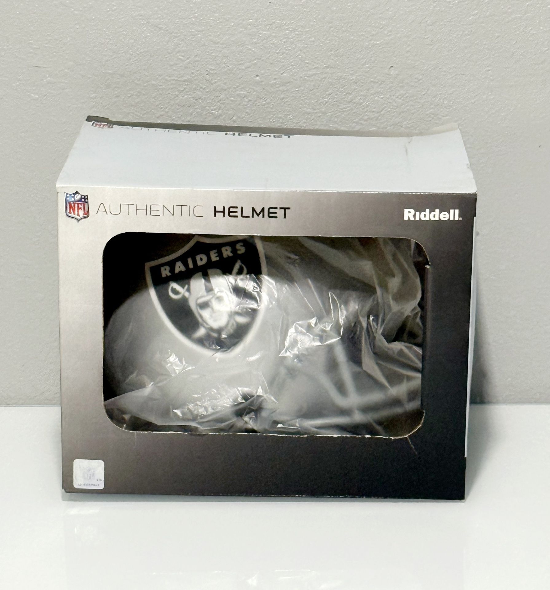 NEW LAS VEGAS RAIDERS AUTHENTIC HELMET FOR SALE TO THE BEST OFFER NOT FOR FREE!!