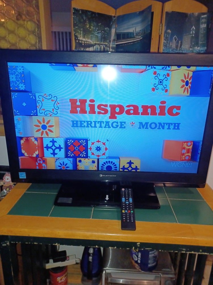 32-INCH Digital Flat-screen TV/Monitor with Remote