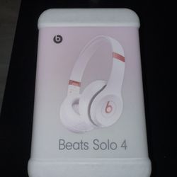 Beats Solo 4
