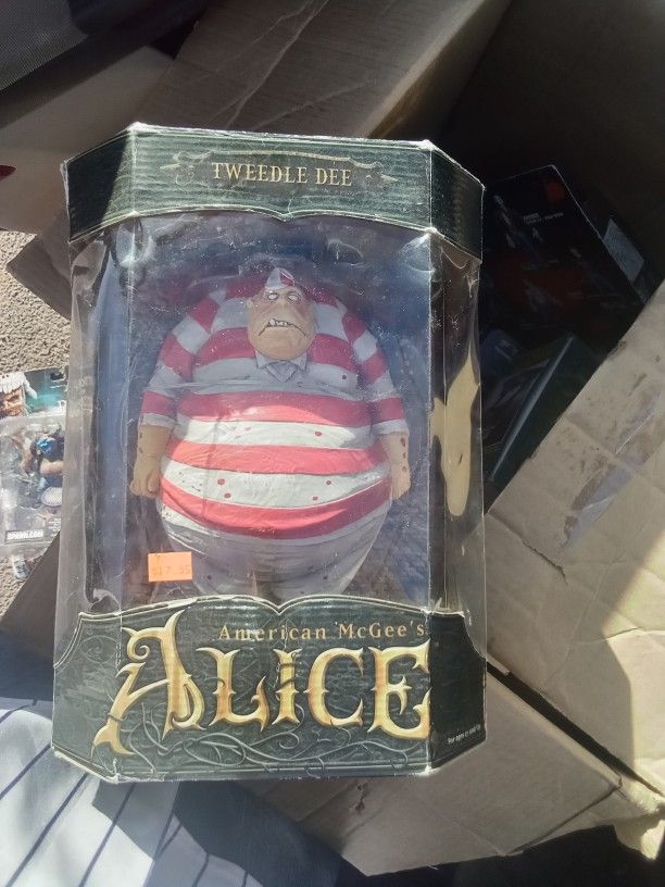 Tweedle Dee Alice In Wonderland Action Figure