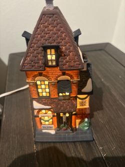 Department 56 Potter's Tea Seller Christmas Village Building