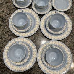 Wedgwood Queensware China Vintage Plate Set