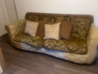 2 big couches free