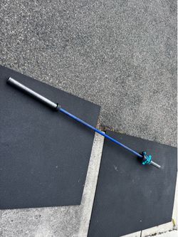 Blue men’s CrossFit bar & Clips