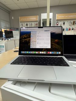 MacBook Pro 14 inch M1 Chip 16 GB Ram 512 GB SSD Open Box