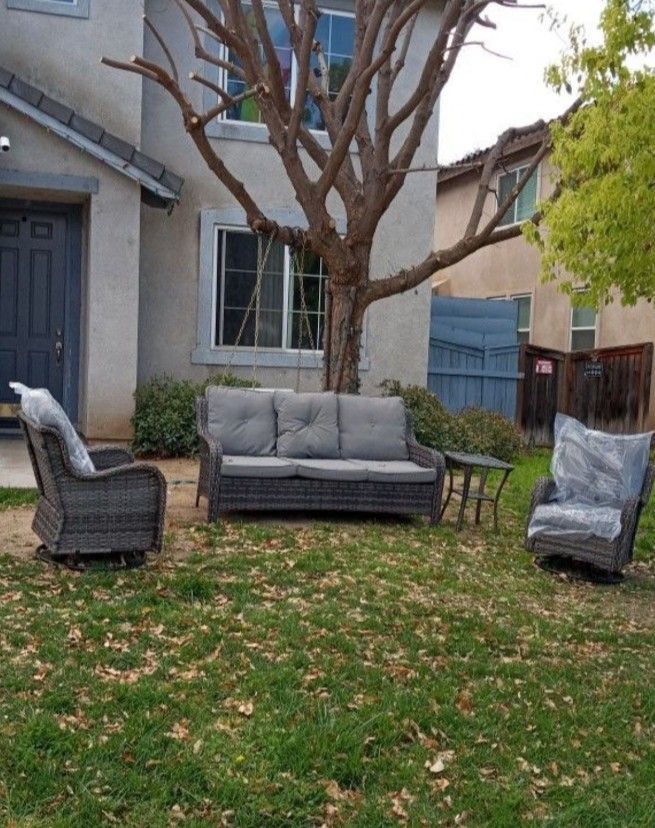 Brand New Patio Set With Patio Swivel Chairs Patio Rocking Chairs Available In Brown Beige Gray Or Light Gray Cushions ππππ