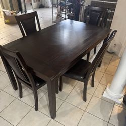 Wood Table With Match Set Of Chairs