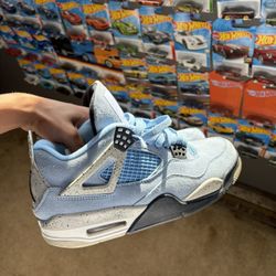 Jordan 4 UNC Blue 