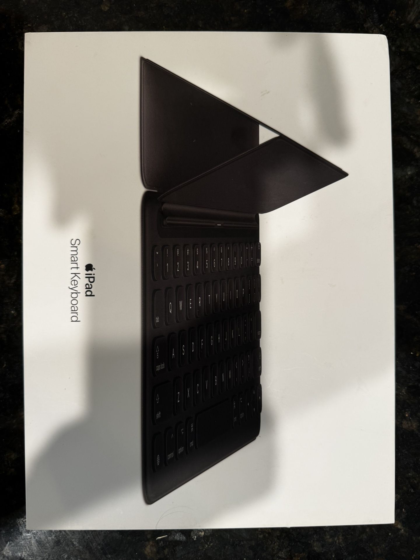 Apple iPad 7th/8th/9th Gen 10.2"/Pro 10.5"/Air 3rd Gen Smart Keyboard MX3L2LL/A