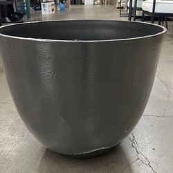 Southern Patio Marin Resin 22.2" Resin Planter