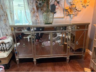 Buffet /sideboard/cabinet