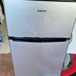 Galanz Mini Fridge
