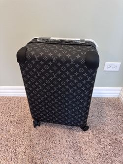 Louis Vuitton Horizon 55 style suitcase roller bag carry on