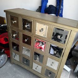 Dresser