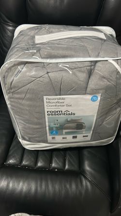 Room Essentials Reversible Microfiber Comforter Set Twin/XL Twin