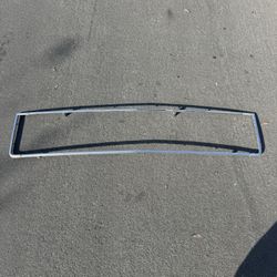 83-87 Chevy GMC C10 K10 K5 Blazer Suburban C/K Squarebody OEM Grill Molding Kit 