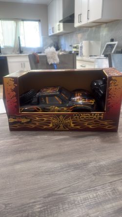 West Coast shoppers RC car it doesn’t have pins though West Coast shoppers RC car no pins