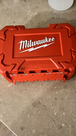 Milwaukee Hole Saw Kit w/ Case – Like New