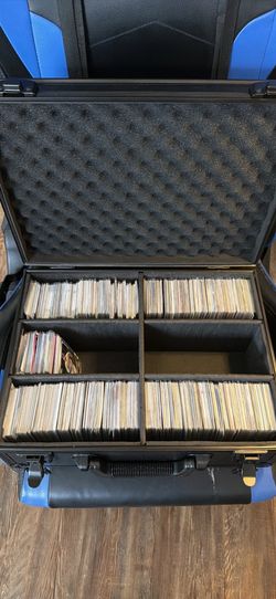 1,600 Baseball Card Lot