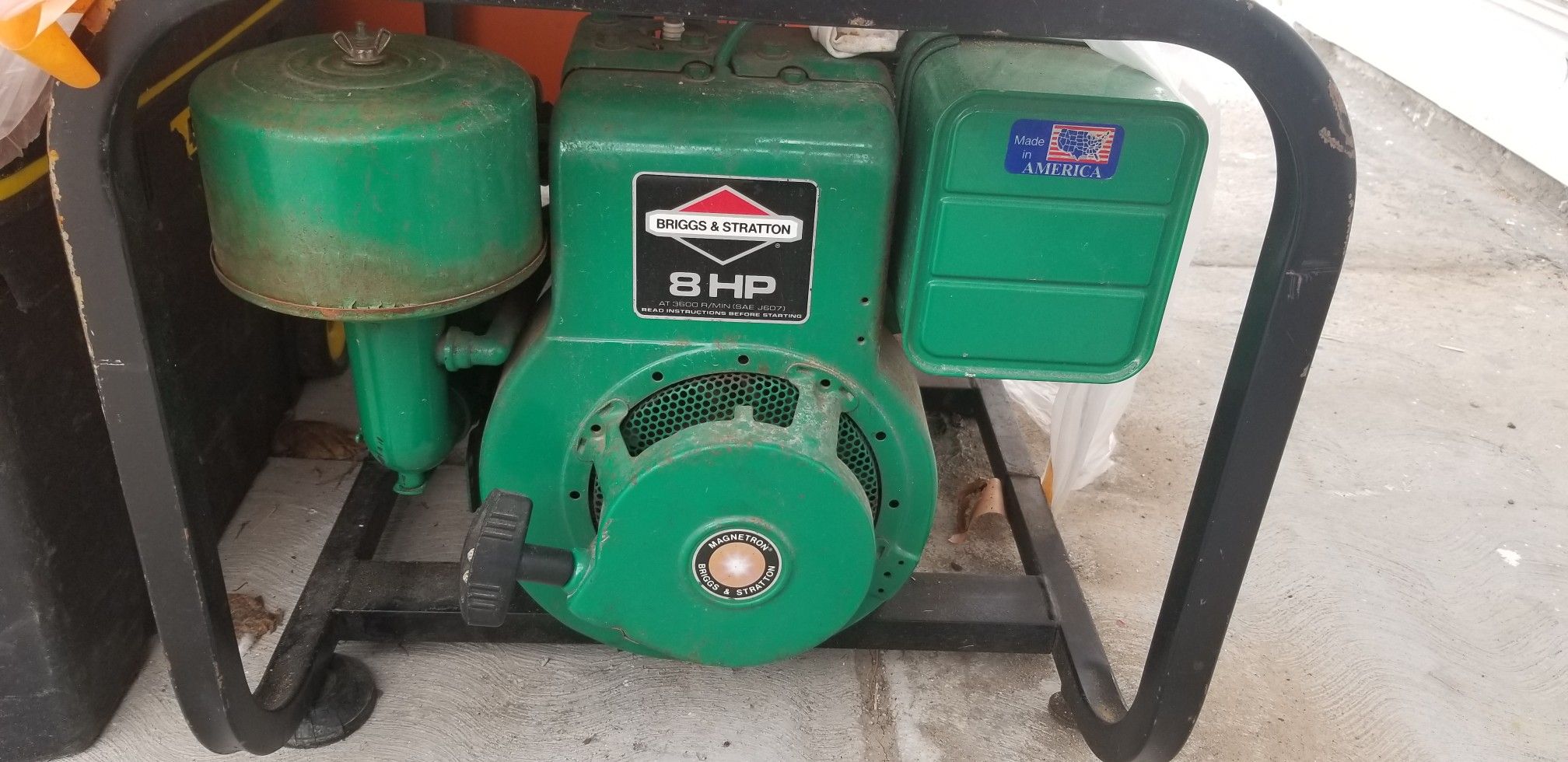 Coleman powermate generator 54 series 4000 watts 8hp for Sale in Las