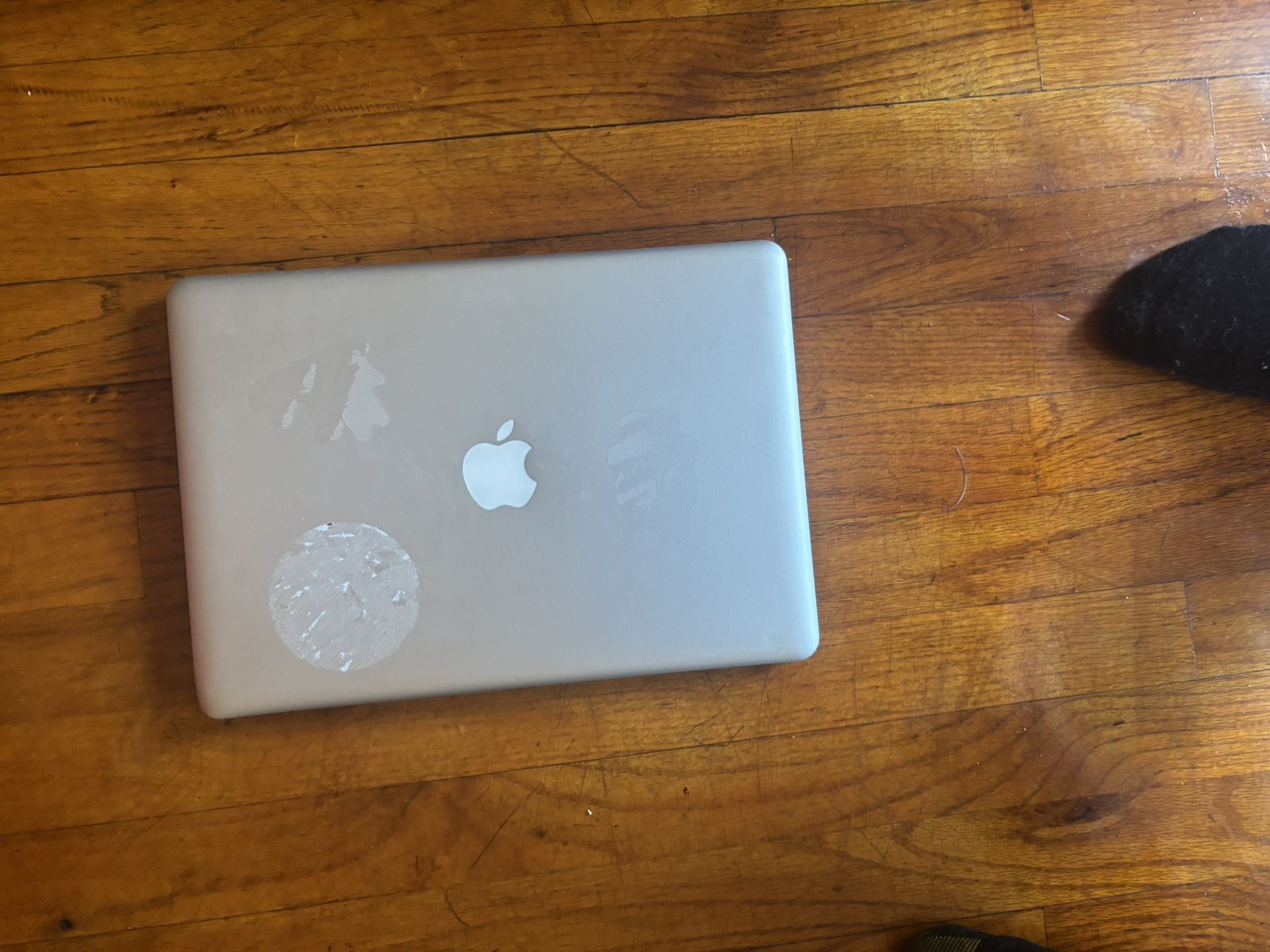 Apple MacBook Pro 13-inch Mid 2 Laptop, 2.5GHz, 4GB- Microsoft 365, Adobe Photoshop, Logic Pro