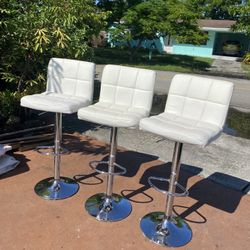 3 Bar Stools