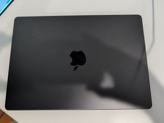 MacBook Pro 14" (Apple M5, 16GB RAM, 512GB SSD) - Excellent Condition