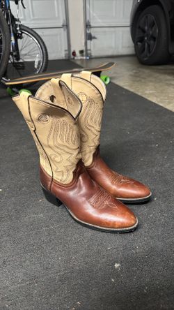 Cow girl boots from Tennessee