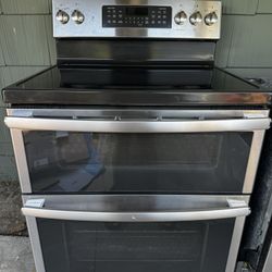 GE Stainless Steel Double Oven Range – Convection & Smooth Top