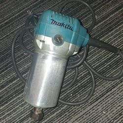 Makita 1-1/4 HP Compact Router