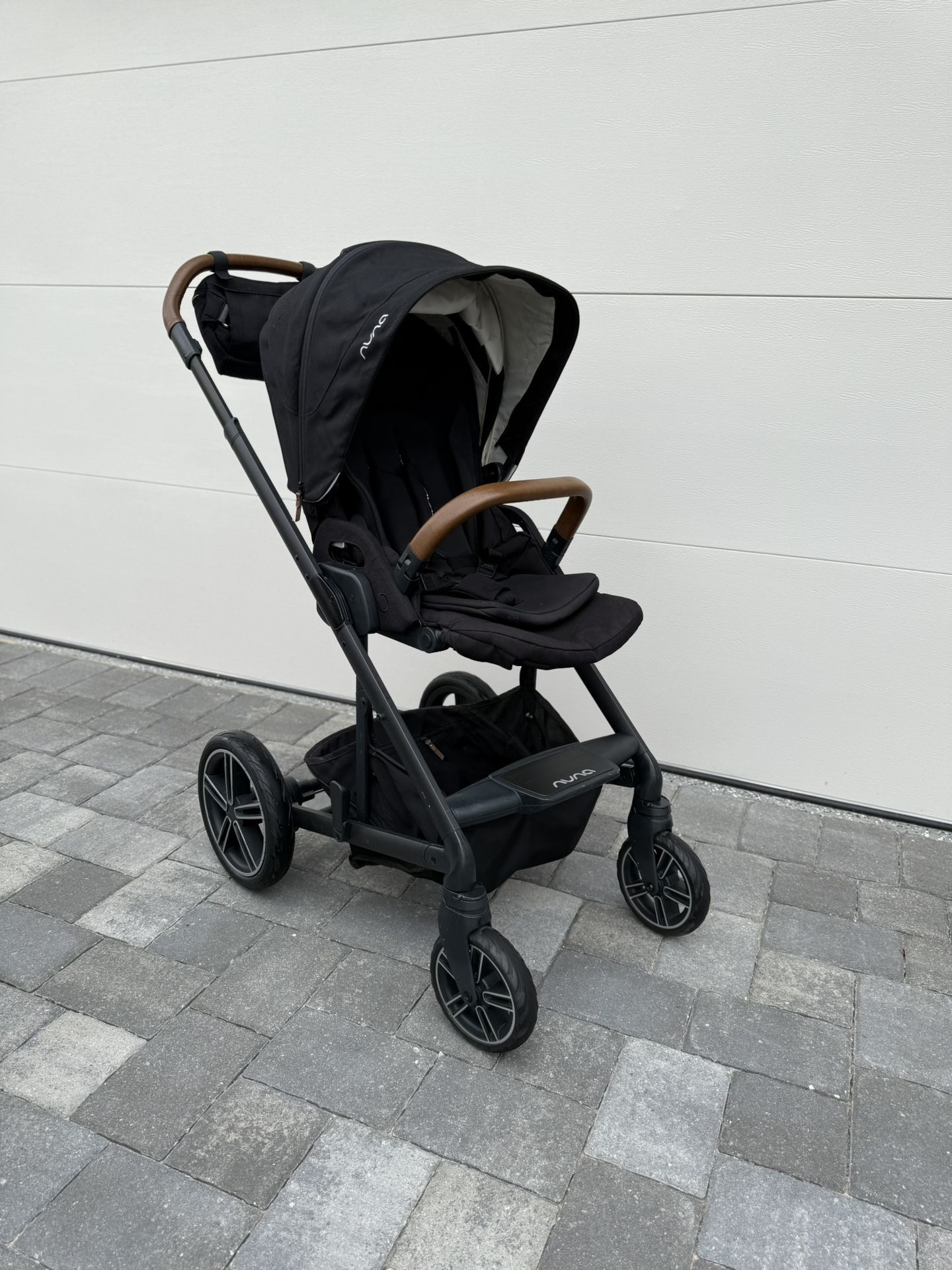 Nuna Mixx Next Stroller With Bassinet