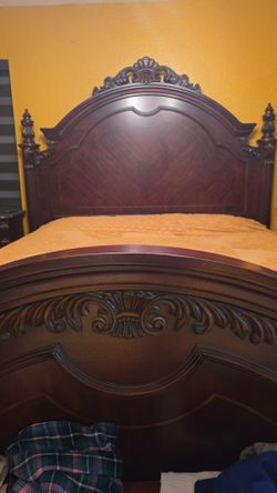 KING Solid wood brown bed frame, great condition