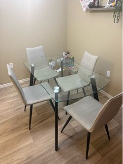 Dining room table